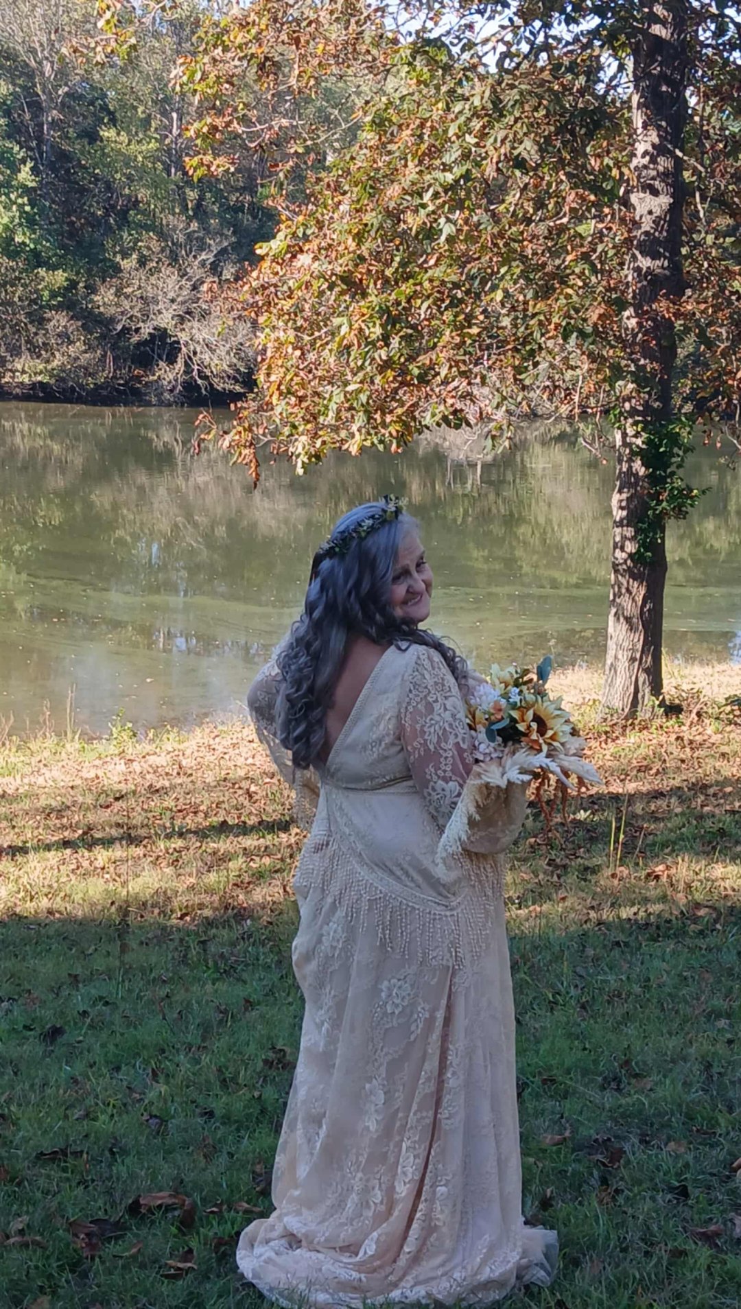 Western Modest Boho A-Line Lace Long Sleeve Spring Wedding Dress Floral Elegant Elopement Casual Plunging Court Train Barn Bridal Gown with Fringe